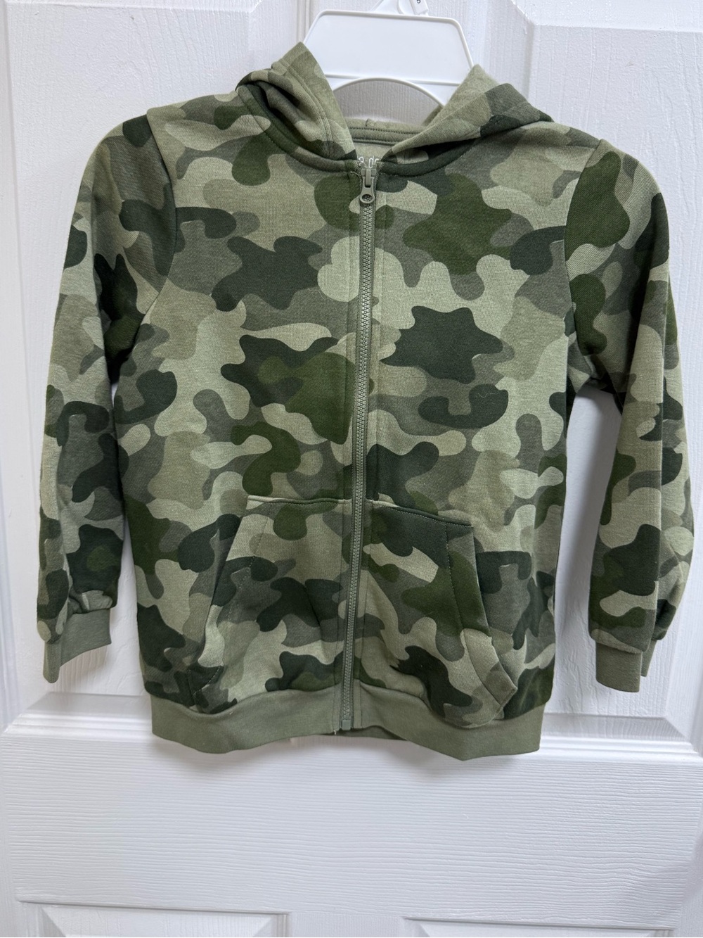 NWT okie dokie Green Camo Zip Hoodie, Size 5T